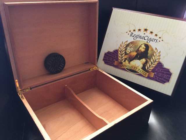 Regina Cigars Humidor - St. Joseph - *FREE SHIPPING ON ENTIRE ORDER*